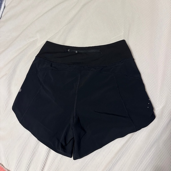 Athleta run with it 4.5" shorts - Picture 2 of 6